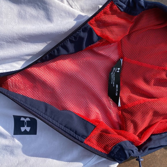 Under armor wind breaker - Picture 3 of 3